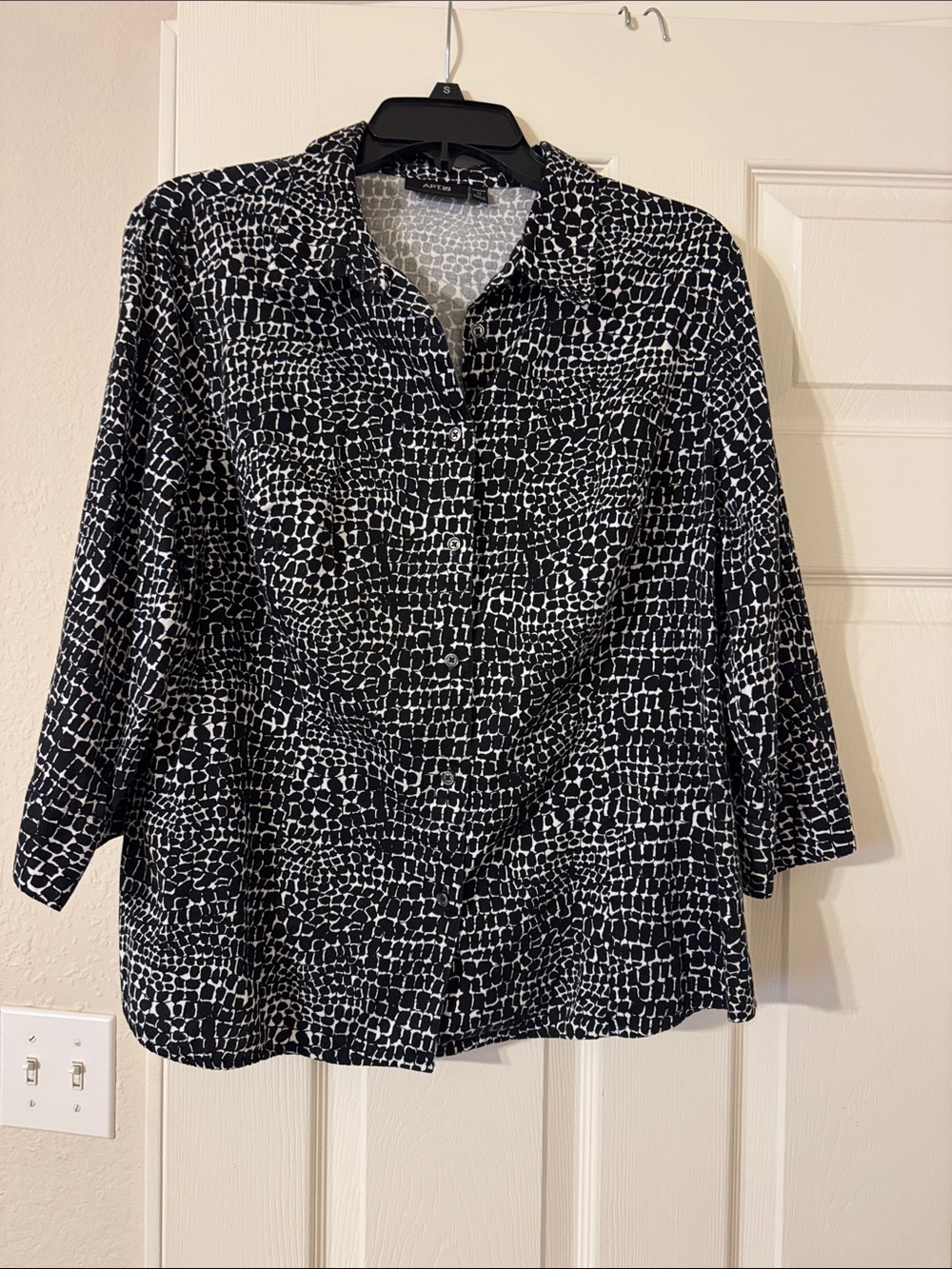Apt 9 Womens Collard Black White Snake Print 3/4 Sleeve Button DownBlouse 1X